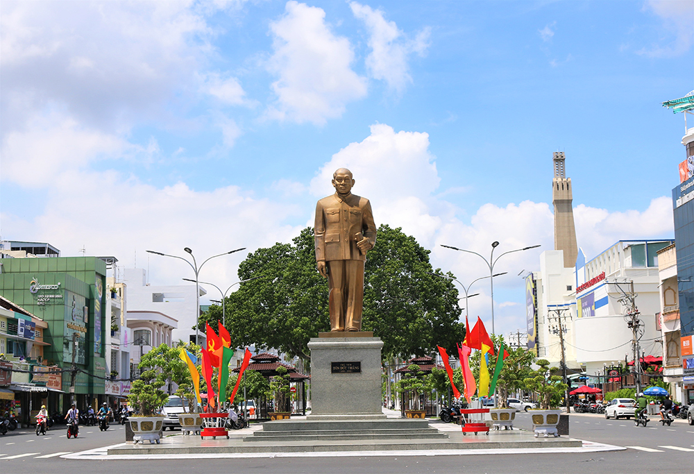 LONG XUYÊN THÀNH PHỐ BÁC TÔN