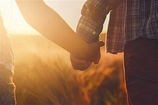 TÌNH YÊU LÀ MỘT TRÁI SẦU